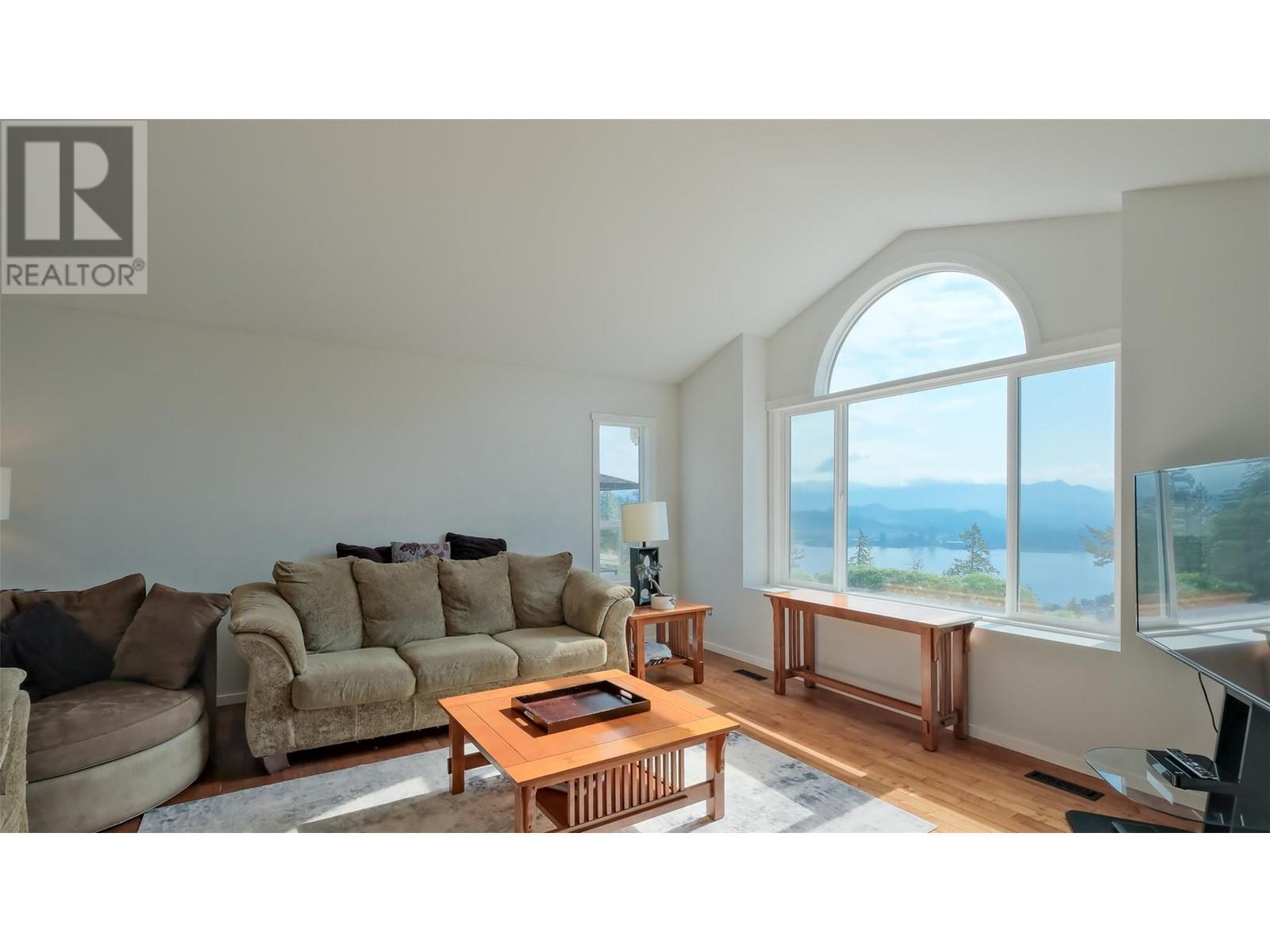 1556 BLACKWOOD DRIVE - Image 4
