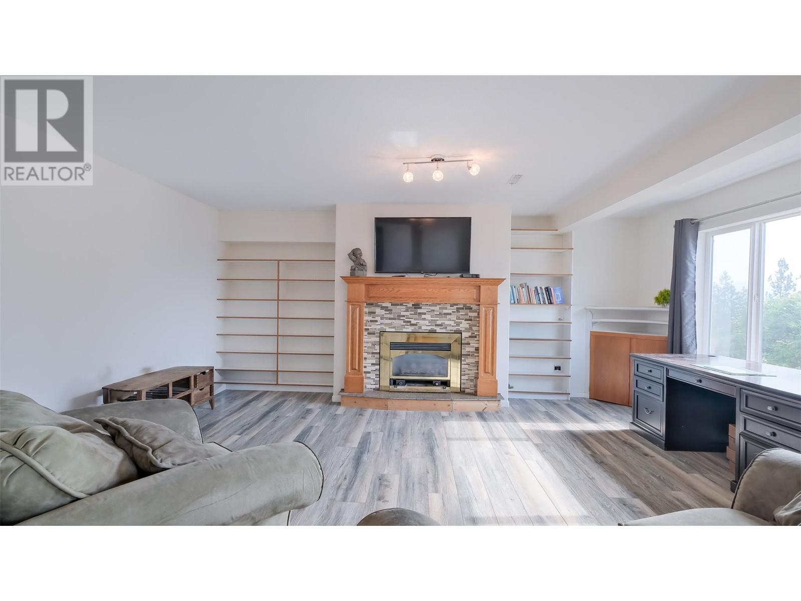 1556 BLACKWOOD DRIVE - Image 24
