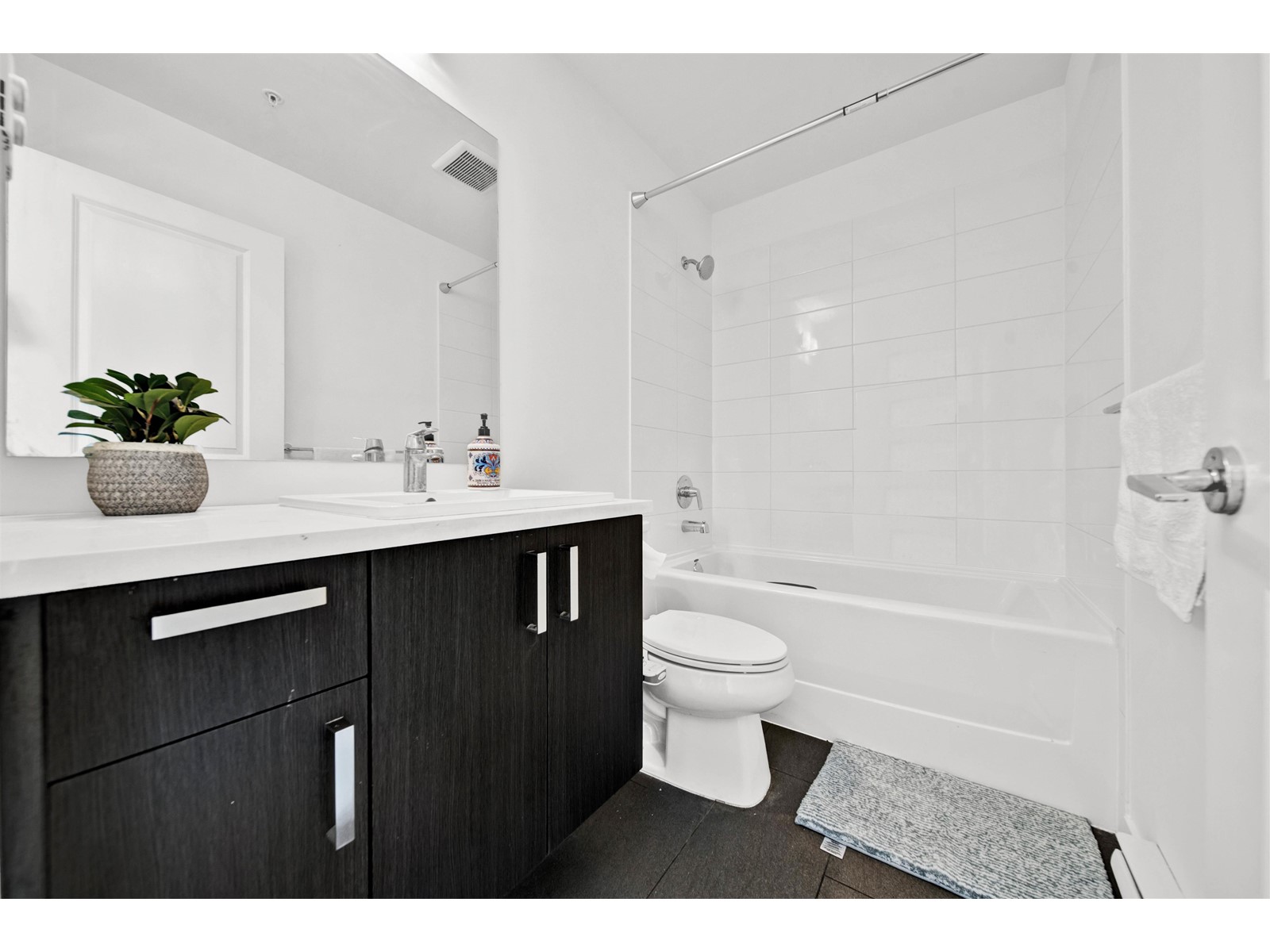 Photo 10 of 314 13628 81 A Avenue, Surrey BC