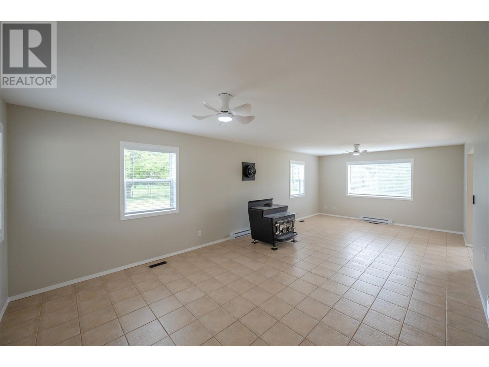 5629 Sawmill Road, Oliver