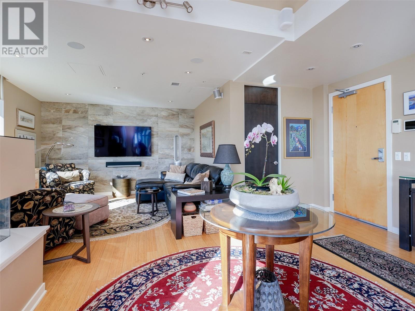 704 399 Tyee Road, Victoria