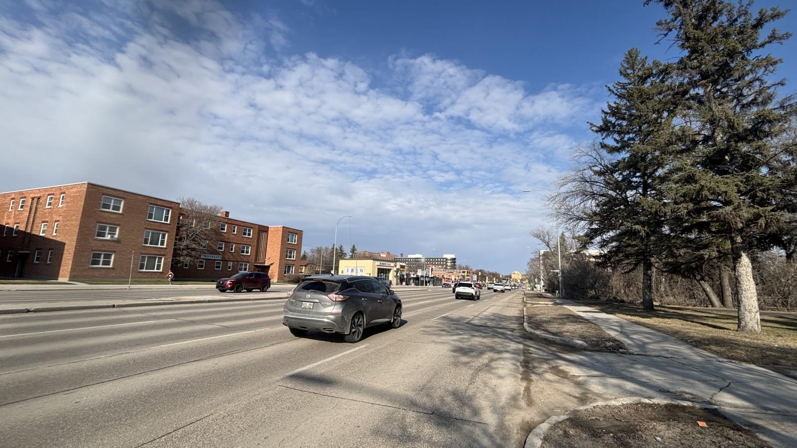 Photo 4 of 2194 Portage Avenue, Winnipeg MB
