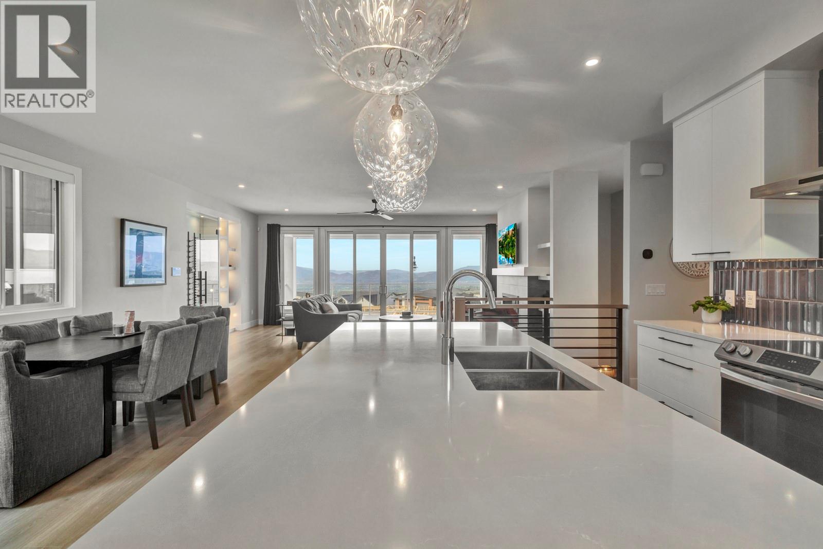  1131 Collinson Court, Kelowna