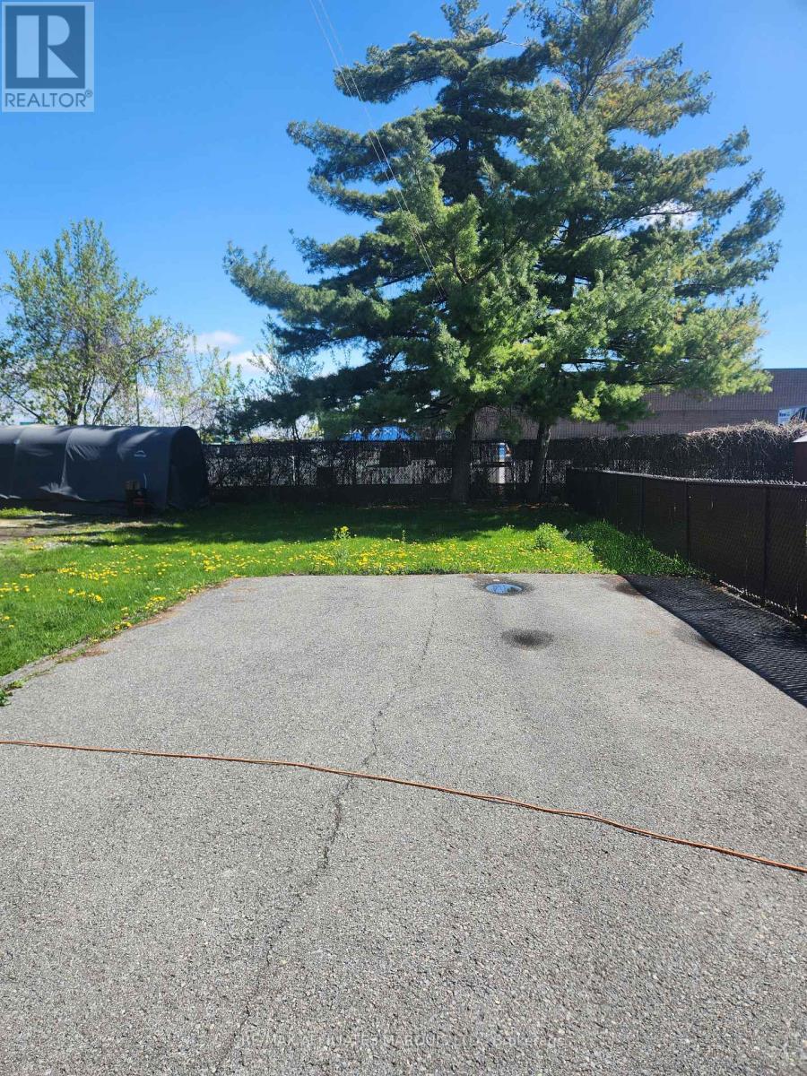 Photo 3 of 410 St Felix Street, Cornwall ON