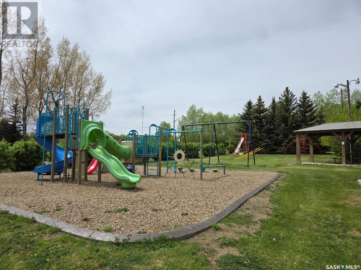 Photo 18 of 58 Duncairn Dr, Webb Rm No 138 SK