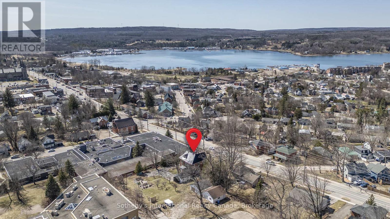 Photo 12 of 26 Robert Street E, Penetanguishene ON