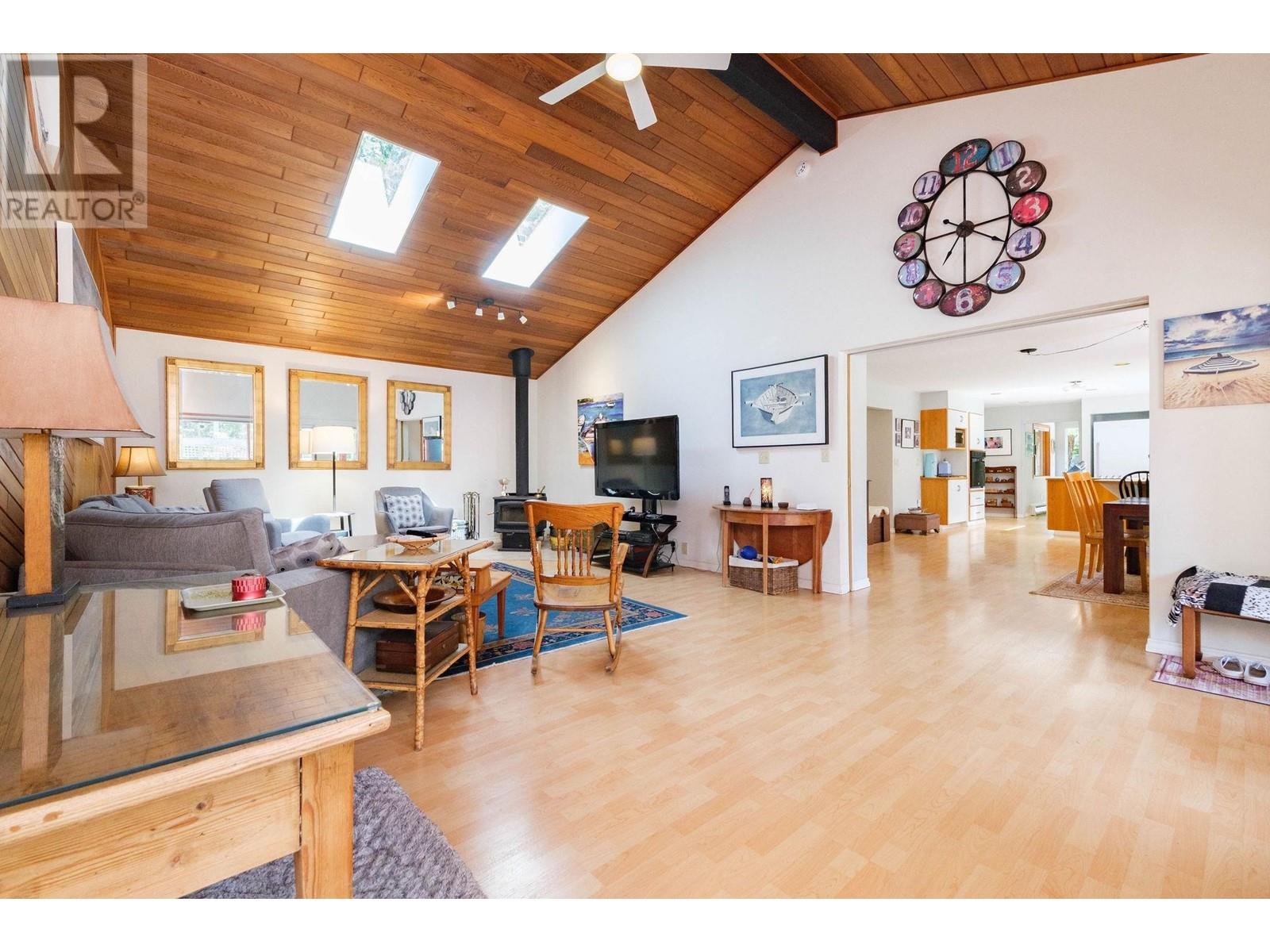 3318 LINWOOD ROAD, Roberts Creek