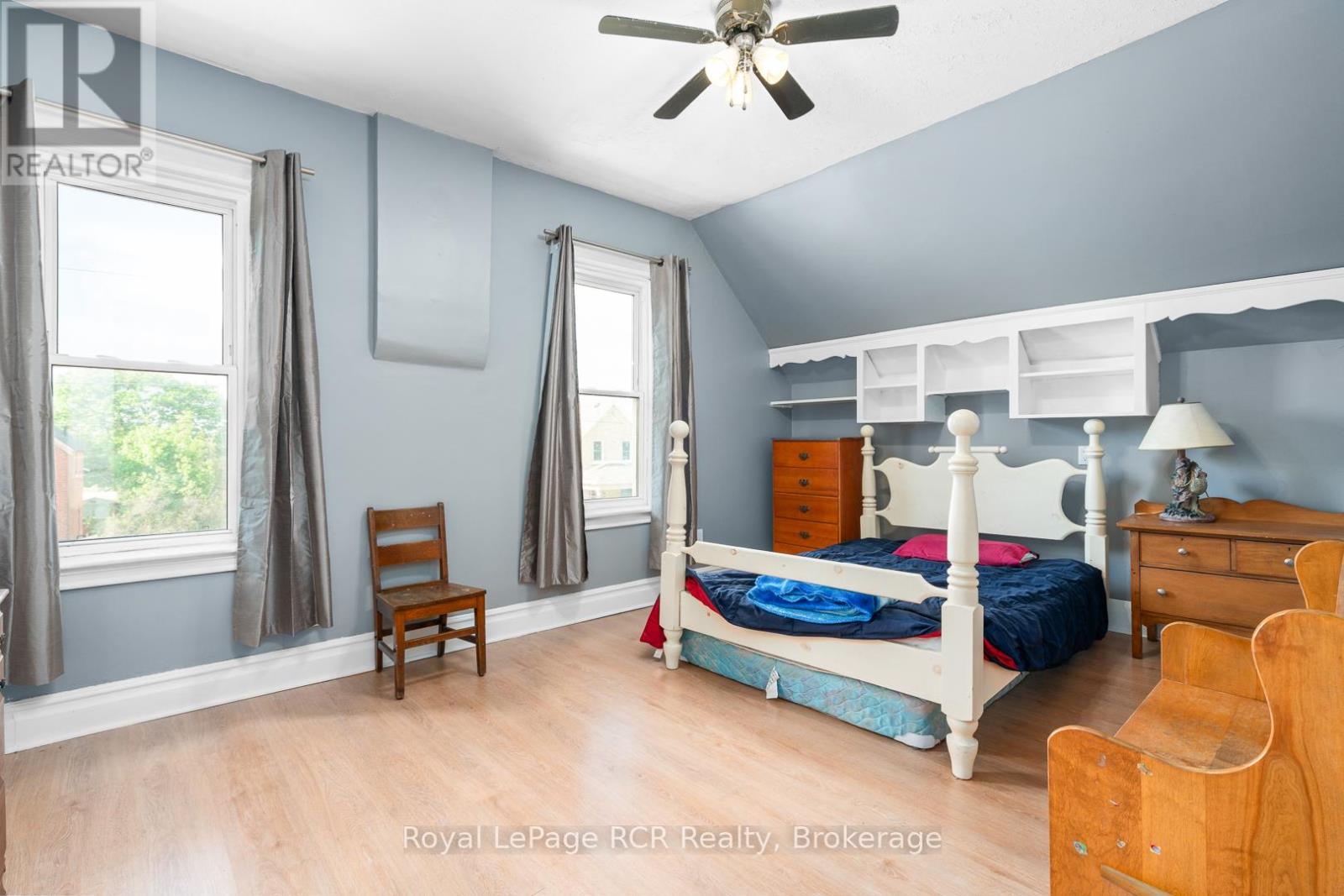 Photo 18 of 463 12 Th Street, Hanover ON