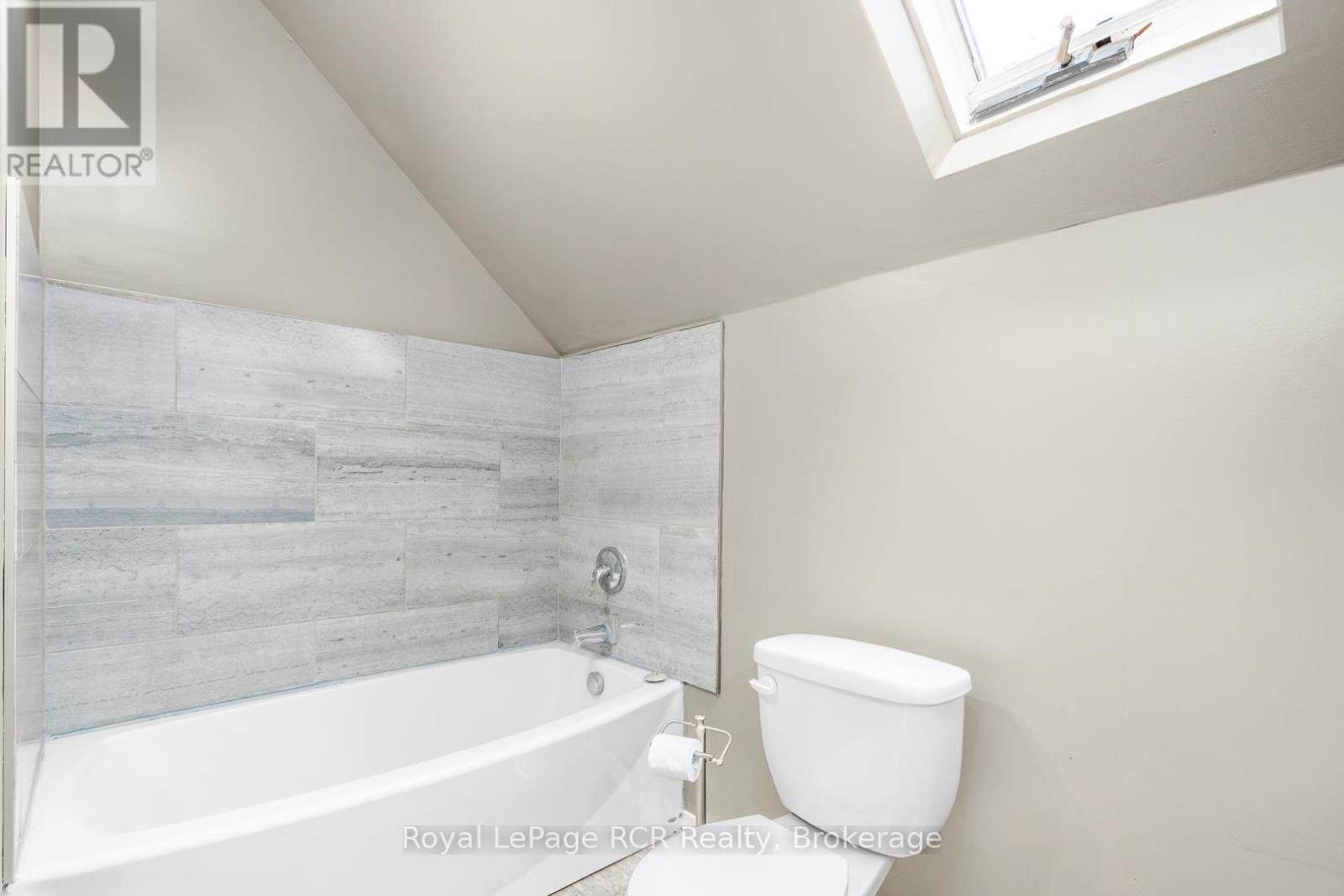 Photo 22 of 463 12 Th Street, Hanover ON