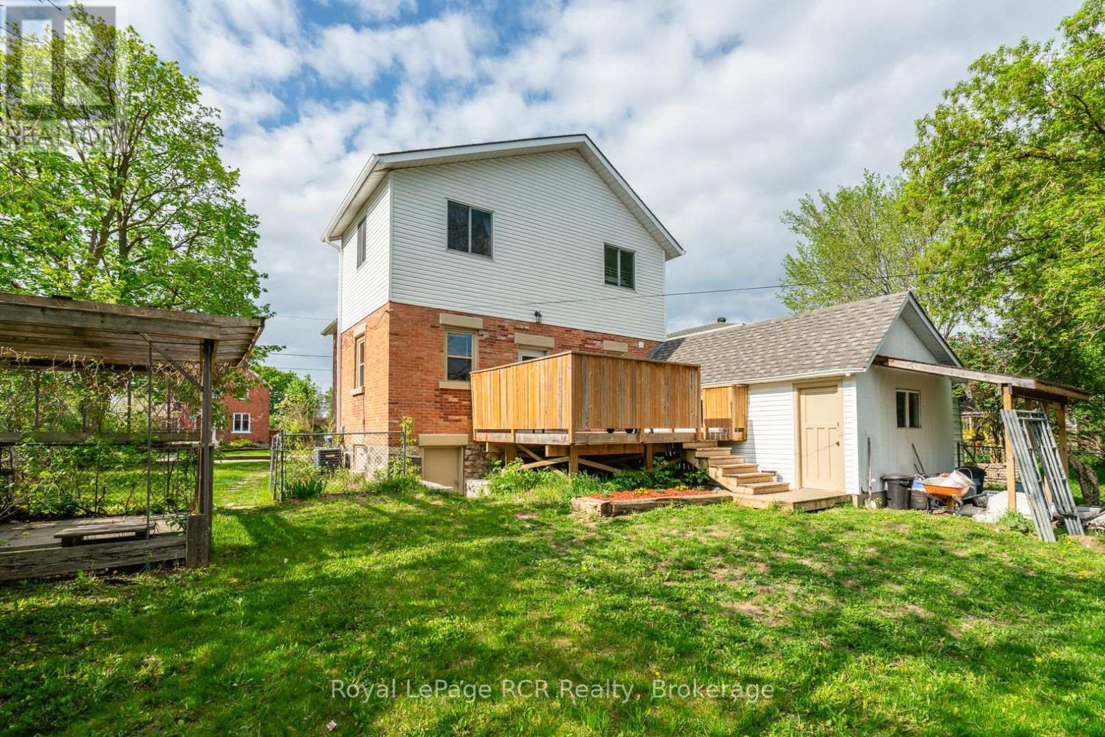 Photo 29 of 463 12 Th Street, Hanover ON