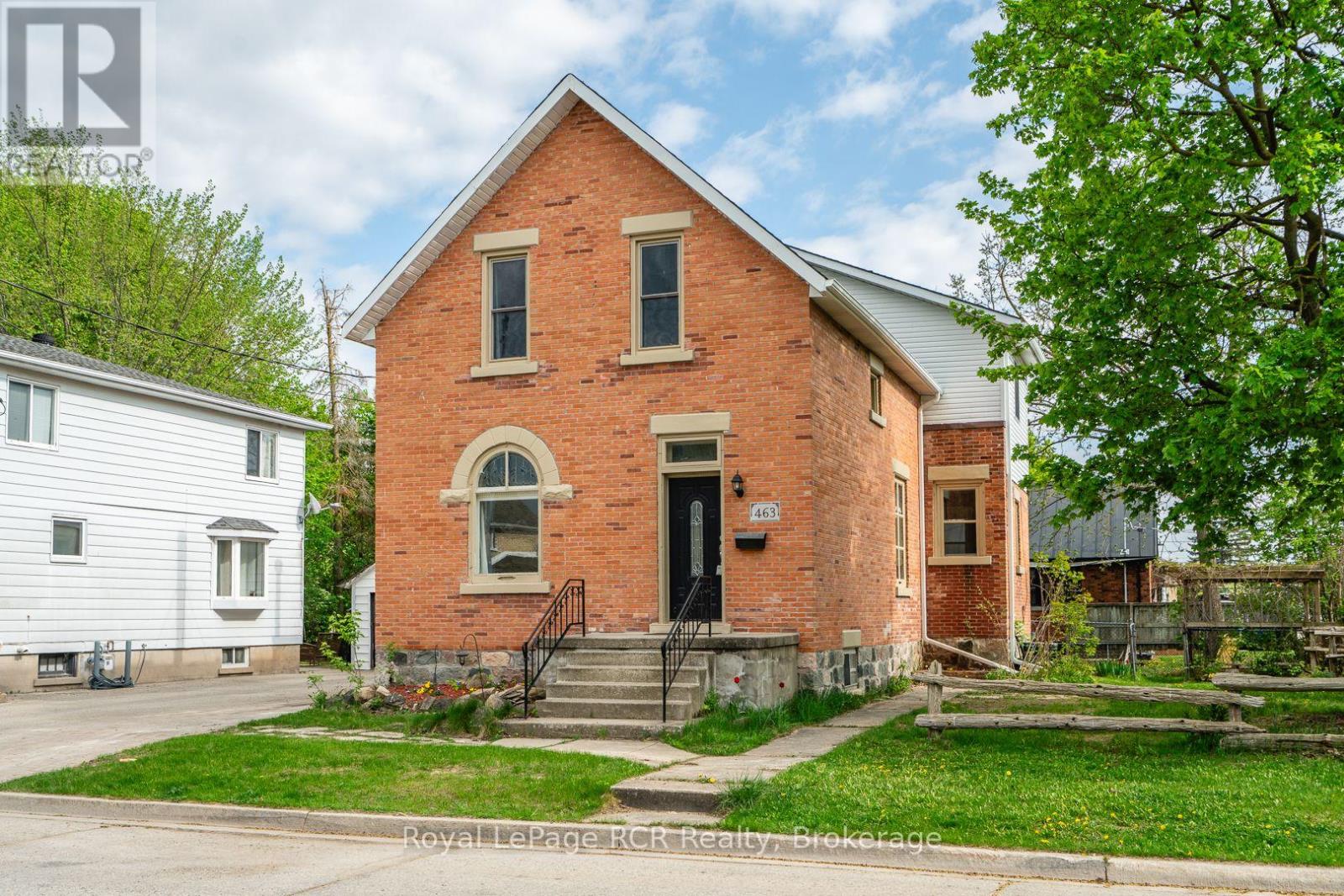 Photo 3 of 463 12 Th Street, Hanover ON