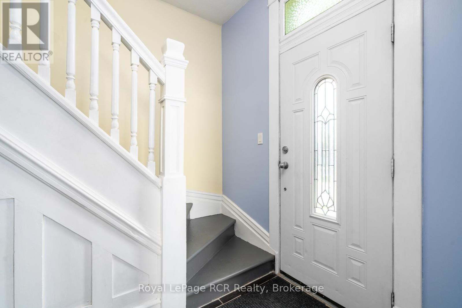 Photo 5 of 463 12 Th Street, Hanover ON
