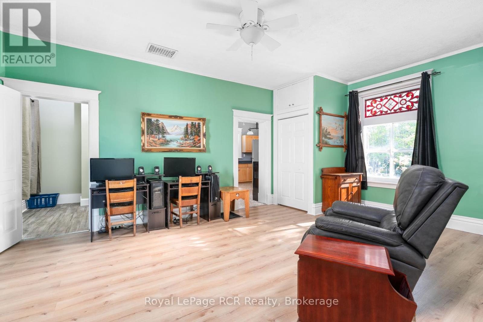 Photo 8 of 463 12 Th Street, Hanover ON