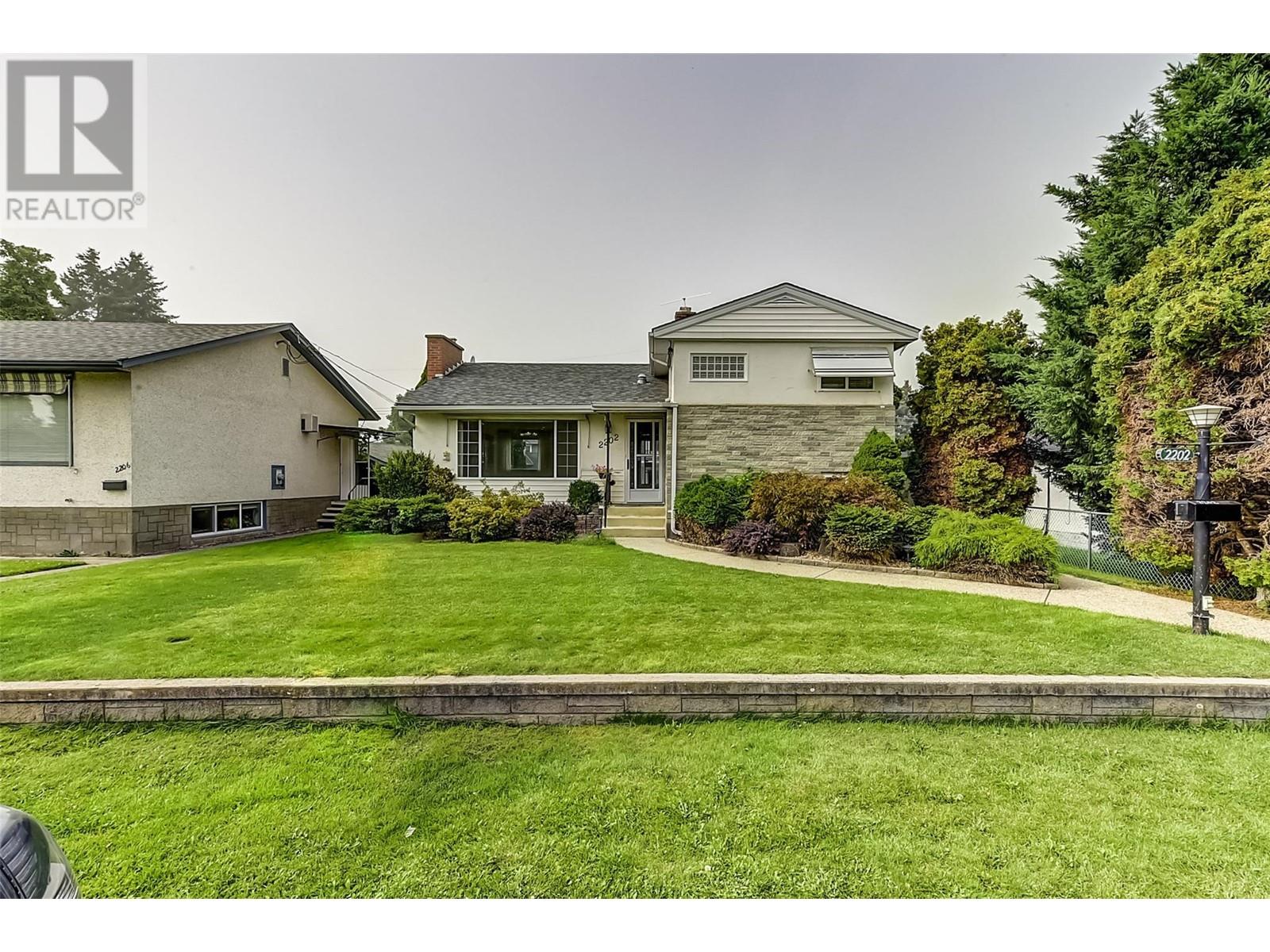 2202 Aberdeen Street, Kelowna