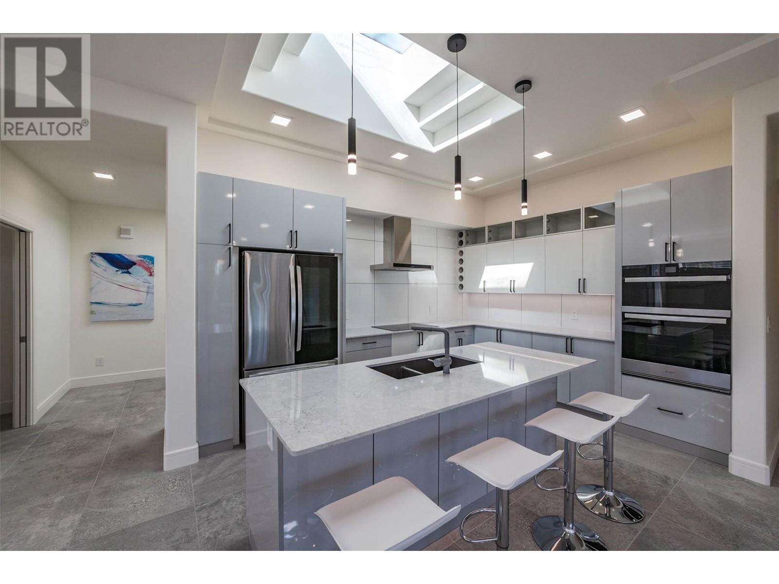  1723 TREFFRY Place, Summerland