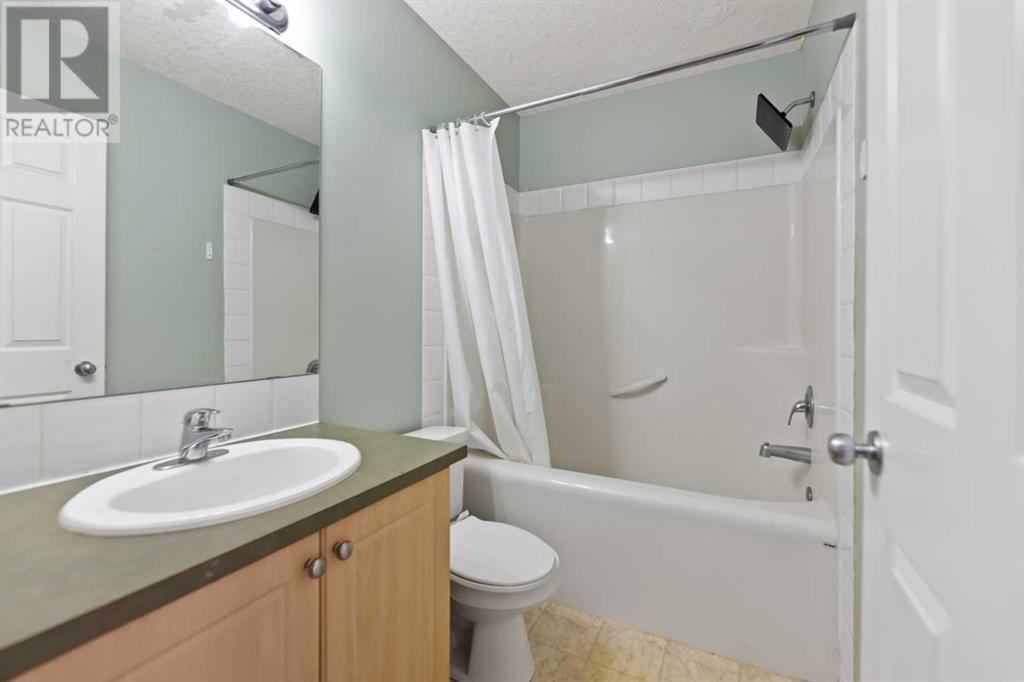 Single Family House for Sale in  Taracove Way NE Taradale Calgary 