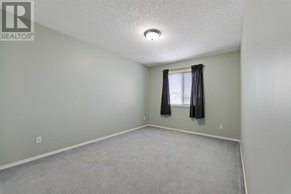 Single Family House for Sale in  Taracove Way NE Taradale Calgary 