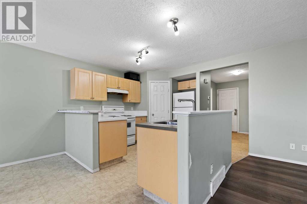 Single Family House for Sale in  Taracove Way NE Taradale Calgary 