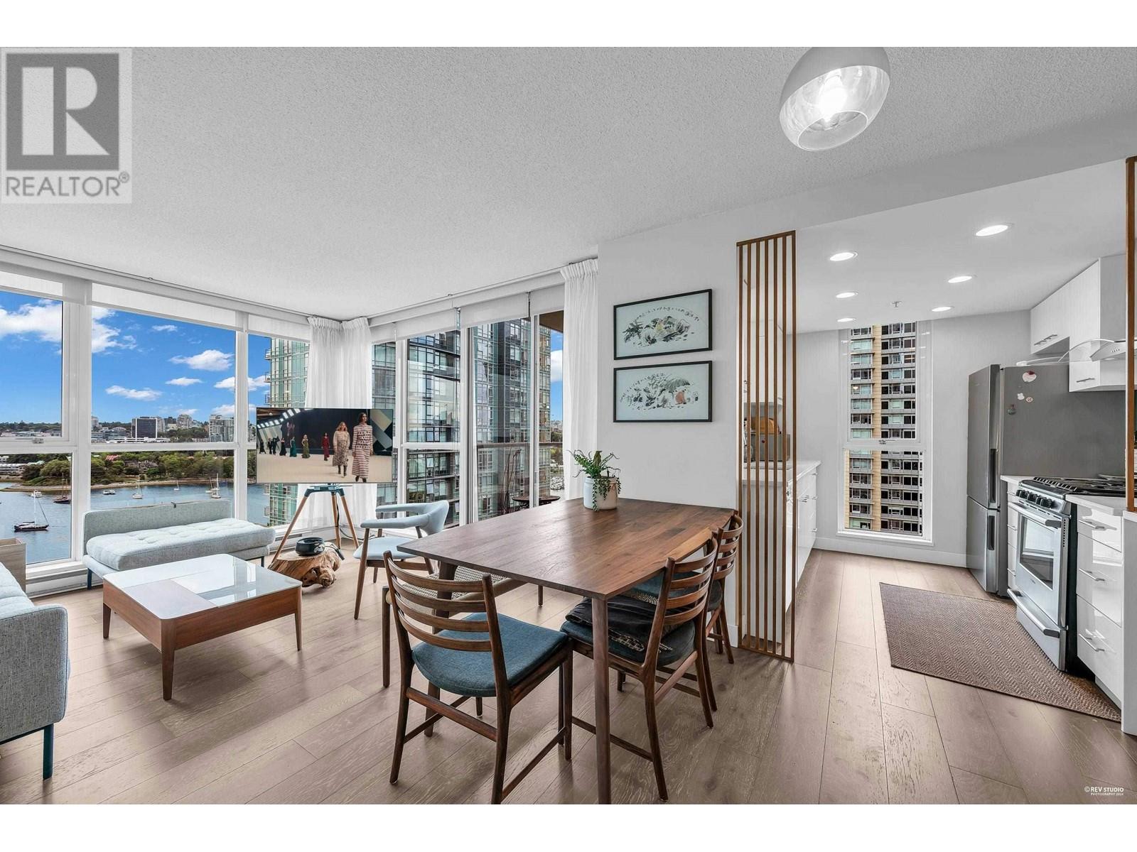 1802 1408 STRATHMORE MEWS