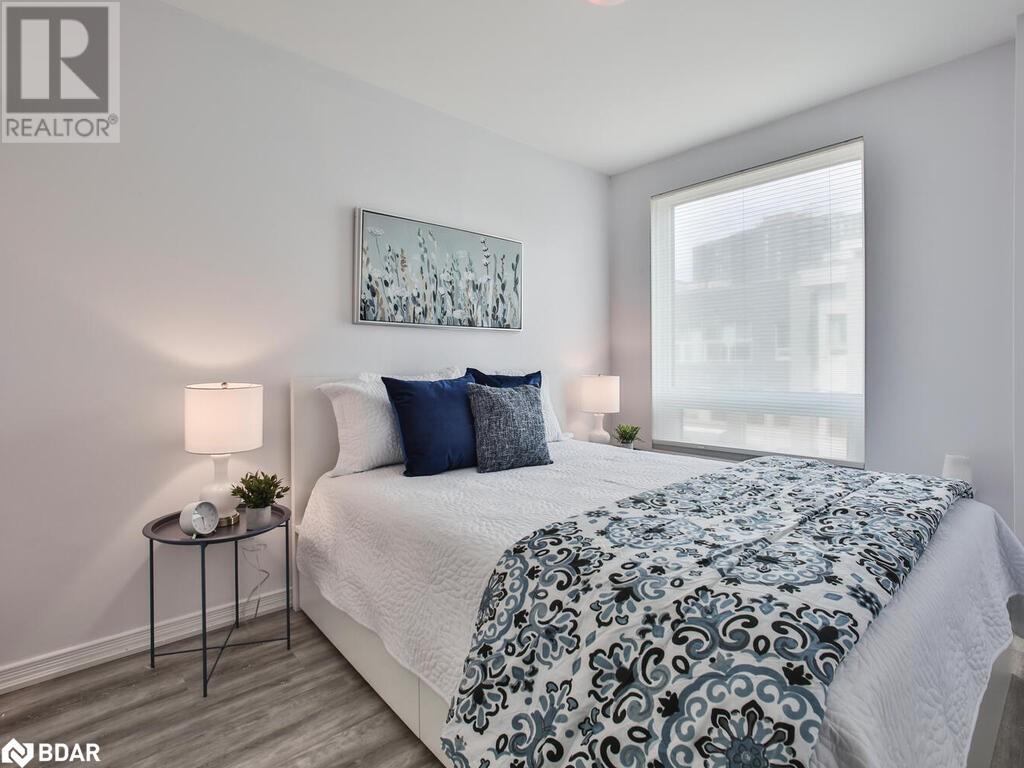 Photo 2 of 7 Applewood Lane Unit 232, Toronto ON