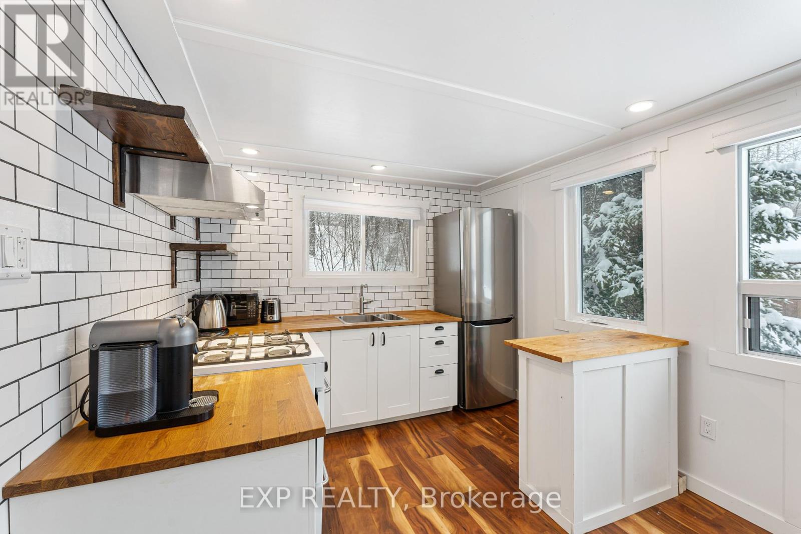 Photo 11 of 1044 Shanahan Trail, Minden Hills ON