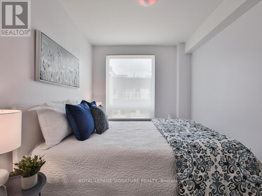 Photo 14 of 232 7 Applewood Lane, Toronto ON