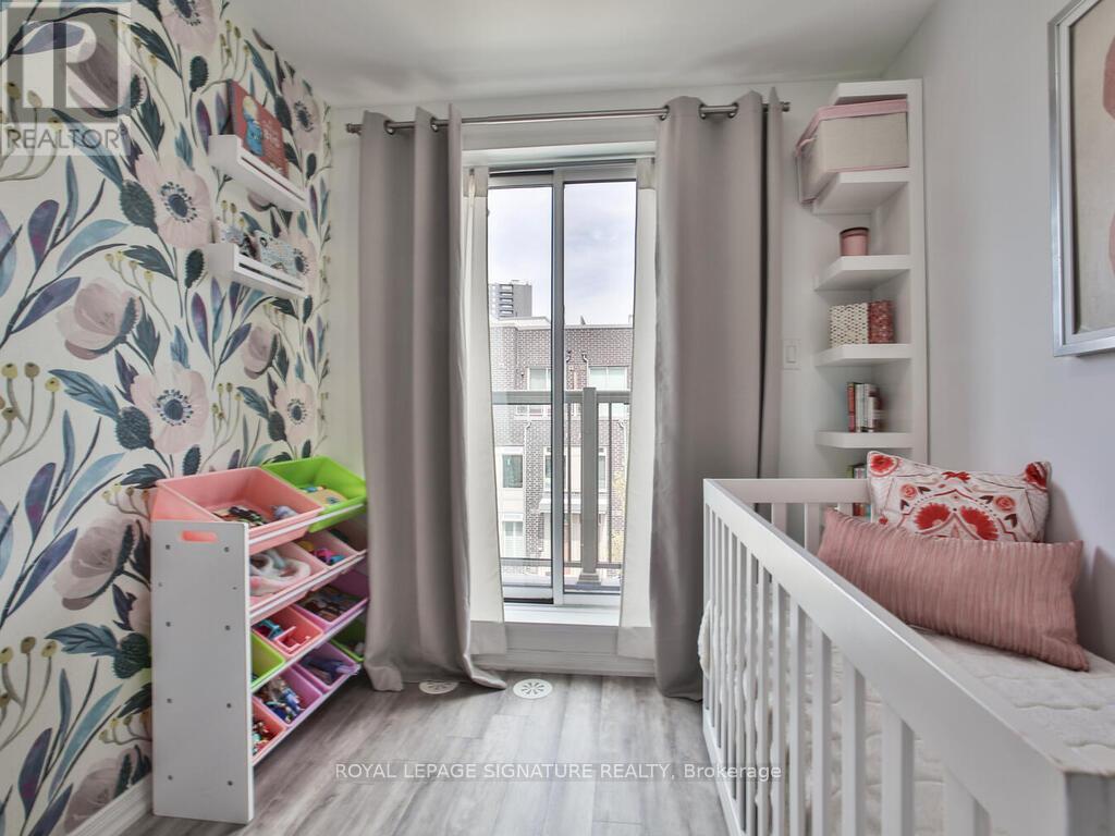 Photo 12 of 232 7 Applewood Lane, Toronto ON