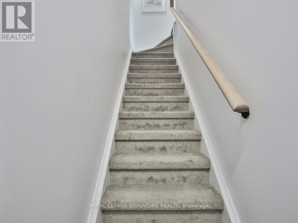Photo 20 of 232 7 Applewood Lane, Toronto ON