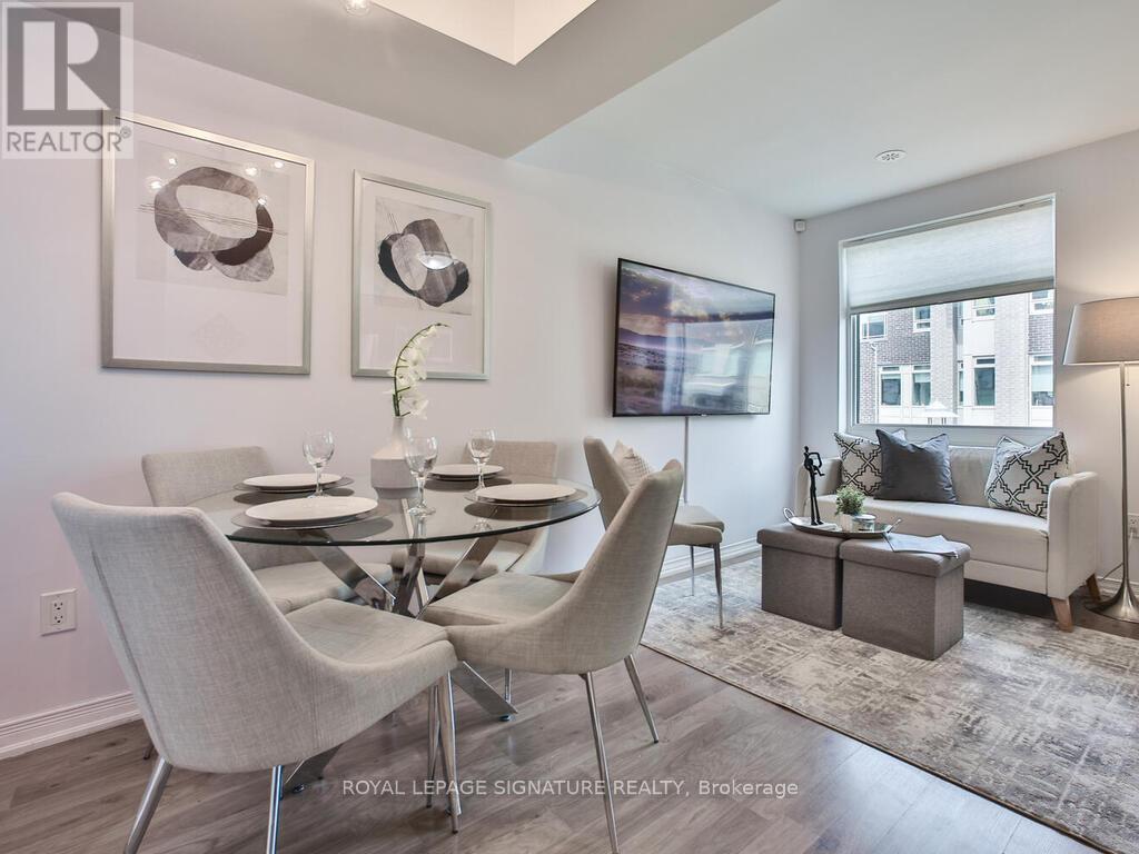 Photo 19 of 232 7 Applewood Lane, Toronto ON
