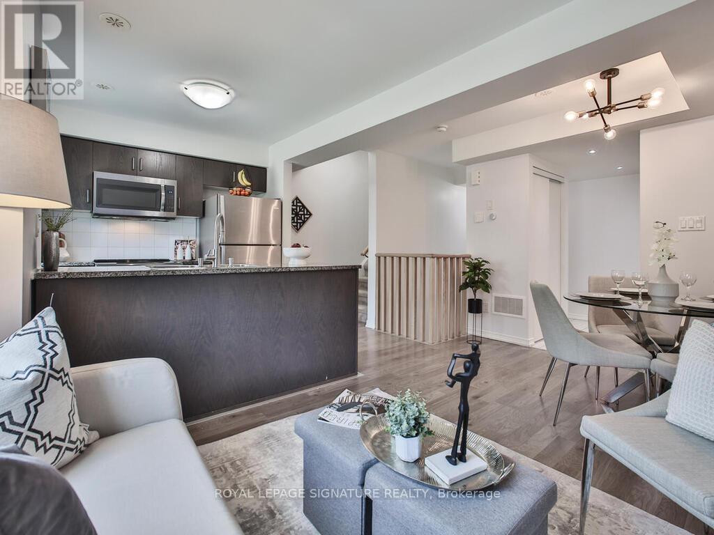 Photo 21 of 232 7 Applewood Lane, Toronto ON