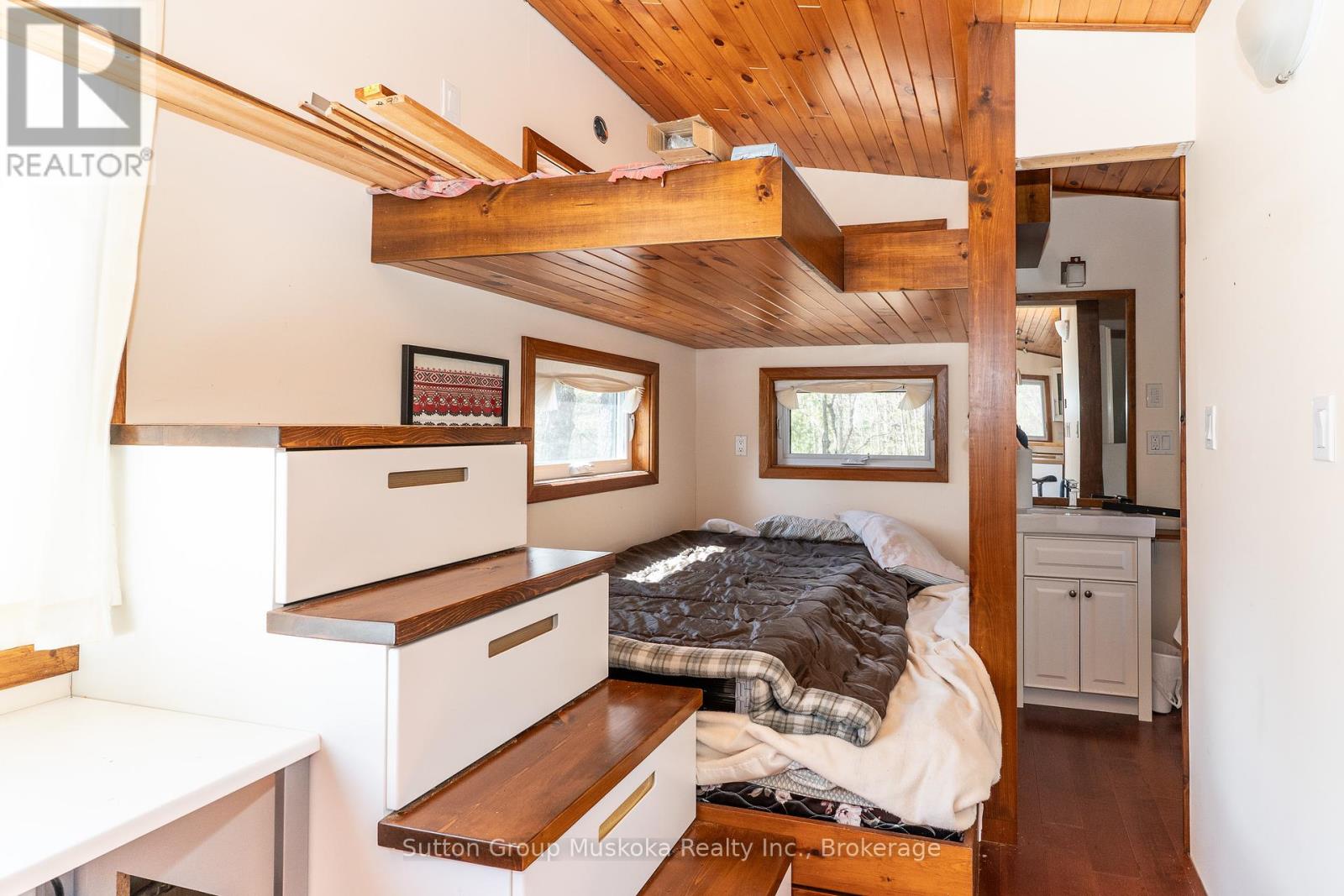 Photo 9 of 1667 Paint Lake Road, Lake Of Bays ON