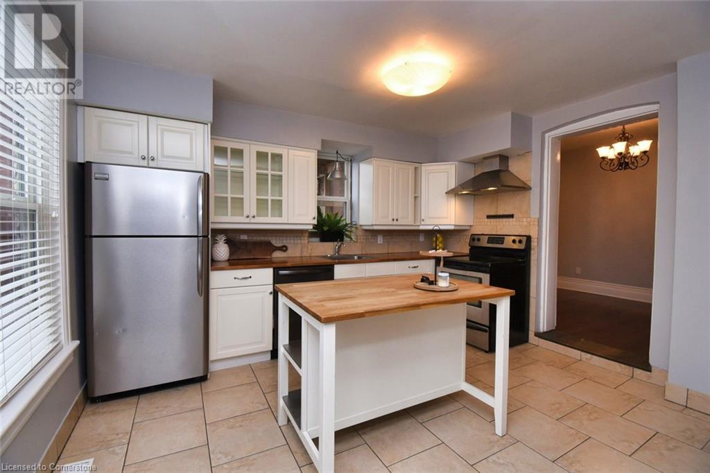 Photo 3 of 324 Aberdeen Avenue, Hamilton ON