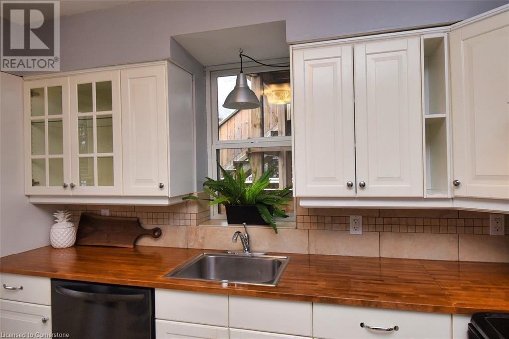Photo 4 of 324 Aberdeen Avenue, Hamilton ON