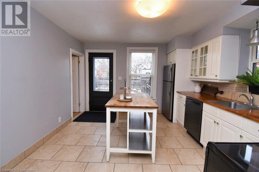 Photo 5 of 324 Aberdeen Avenue, Hamilton ON