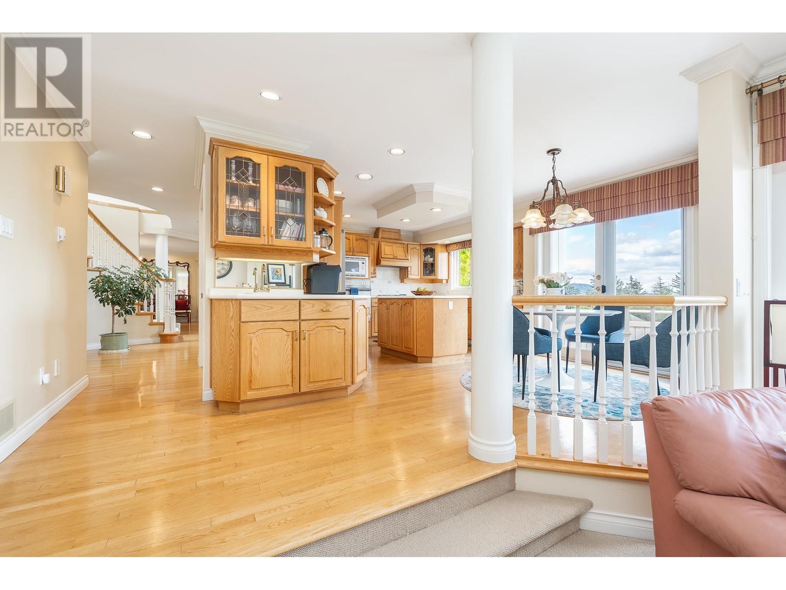 4153 QUARRY COURT, North Vancouver