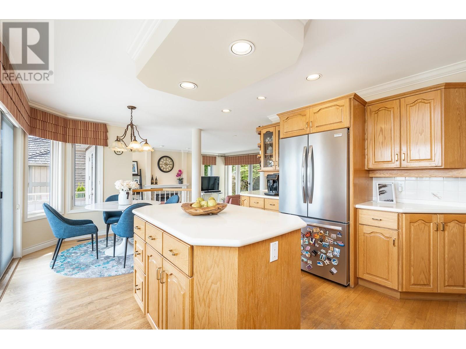 4153 QUARRY COURT, North Vancouver