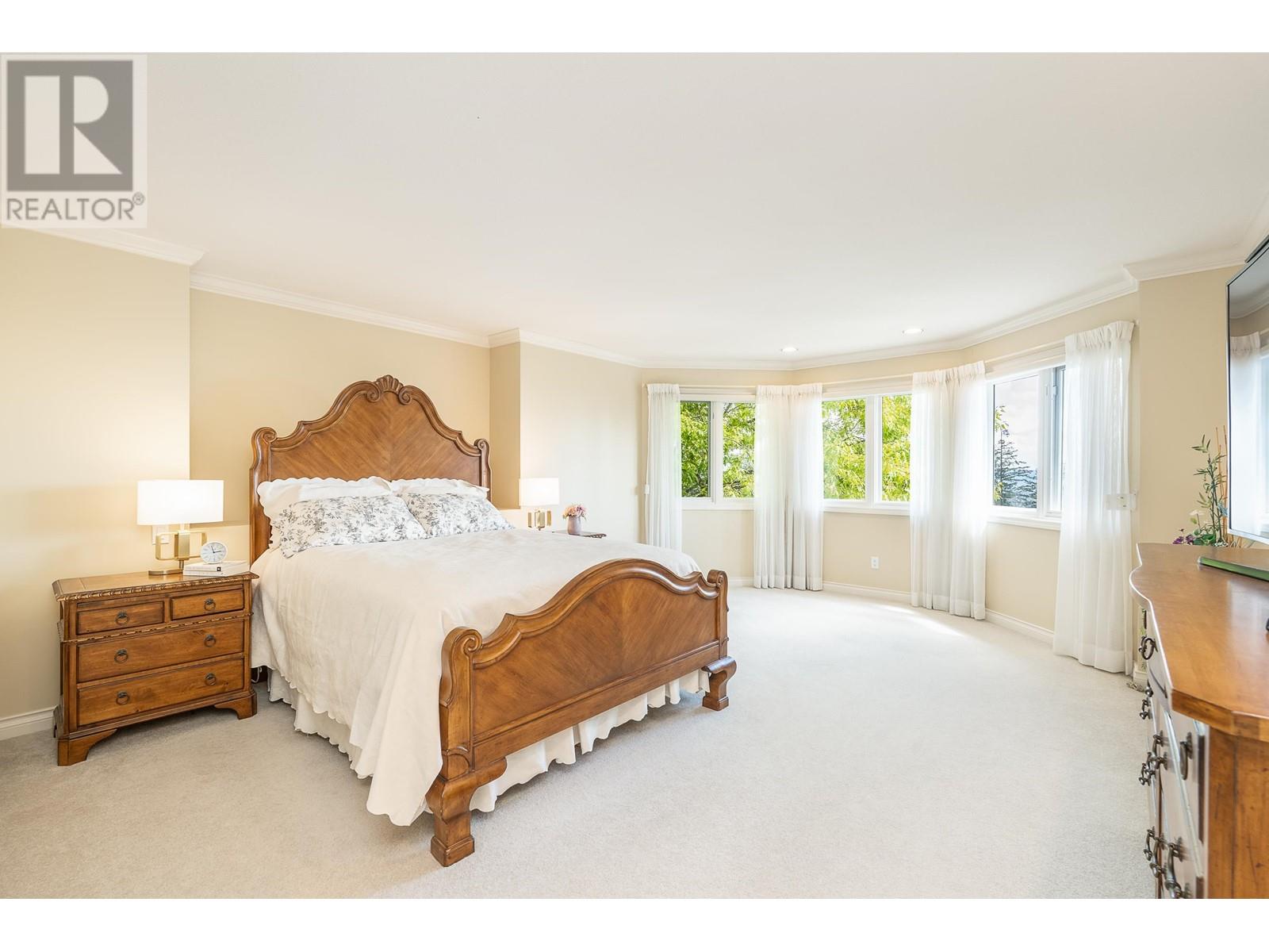 4153 QUARRY COURT, North Vancouver