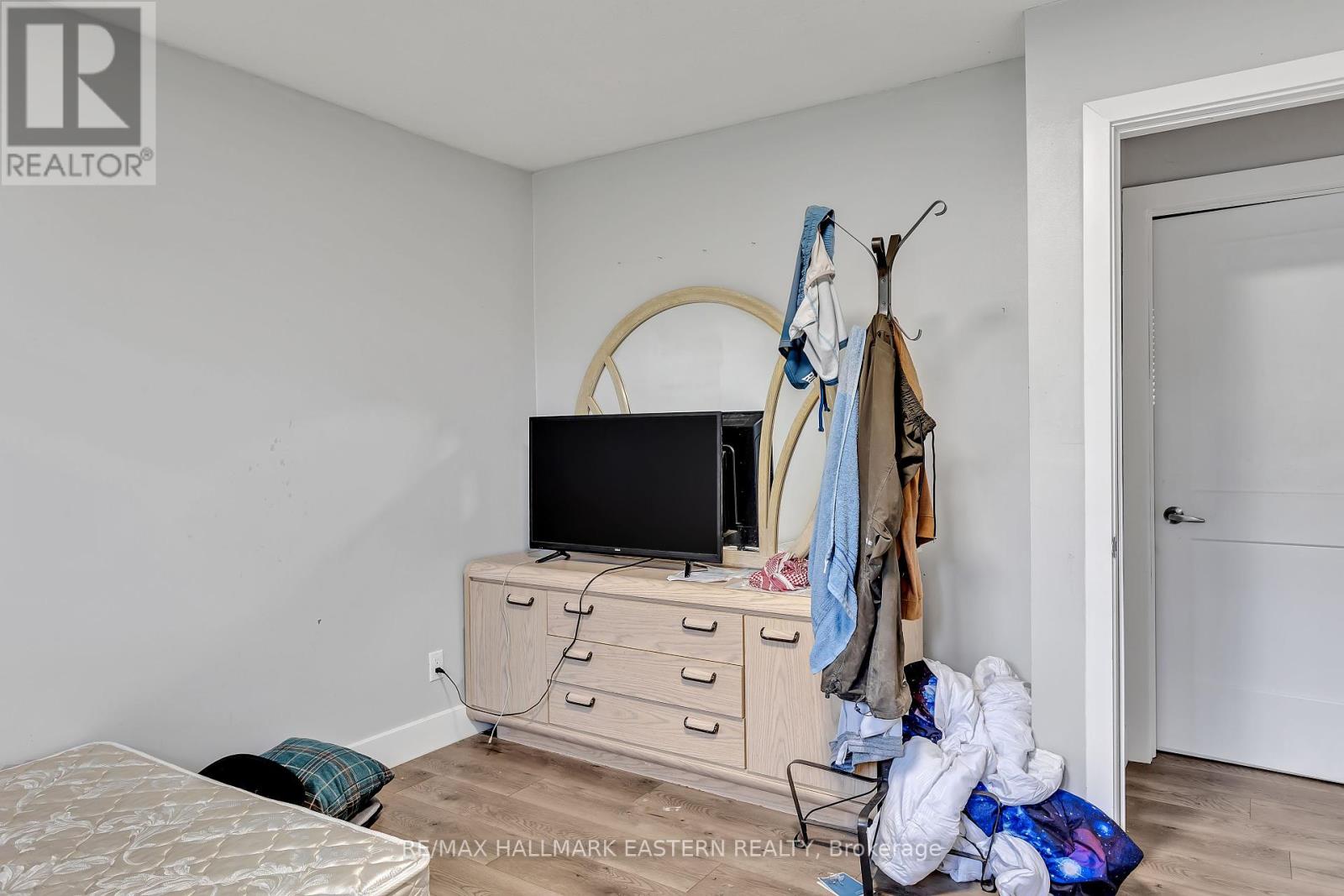 Photo 9 of 357 Martin Road, Peterborough North ON