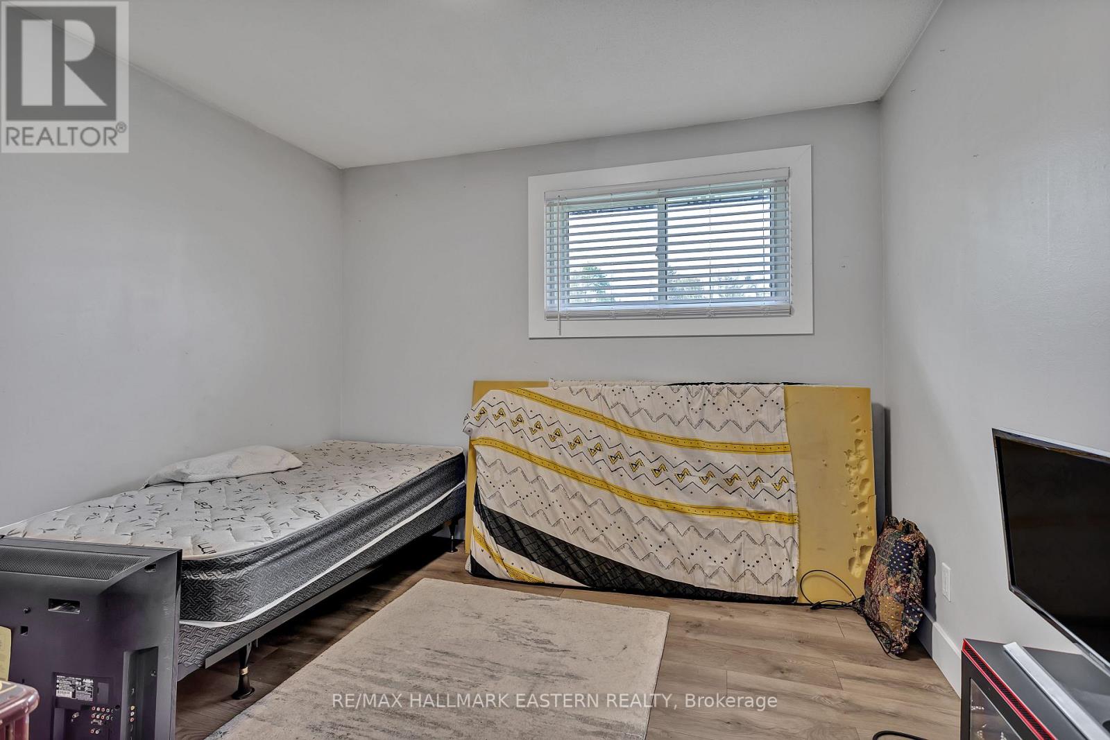 Photo 31 of 357 Martin Road, Peterborough North ON