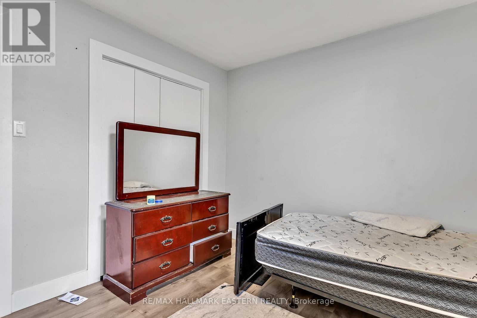 Photo 10 of 357 Martin Road, Peterborough North ON