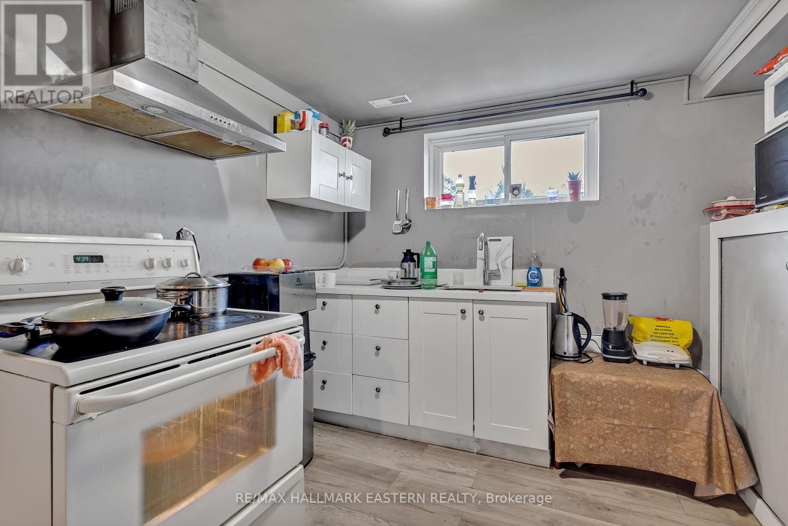 Photo 28 of 357 Martin Road, Peterborough North ON