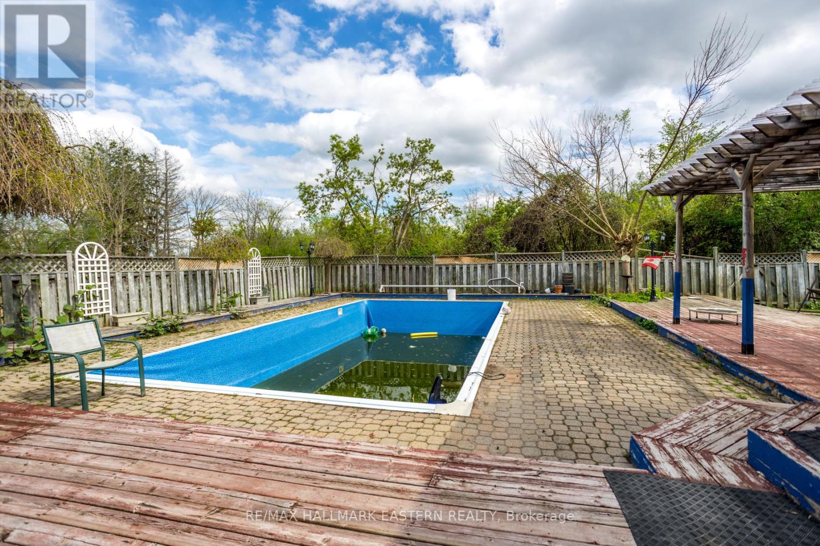 Photo 3 of 357 Martin Road, Peterborough North ON