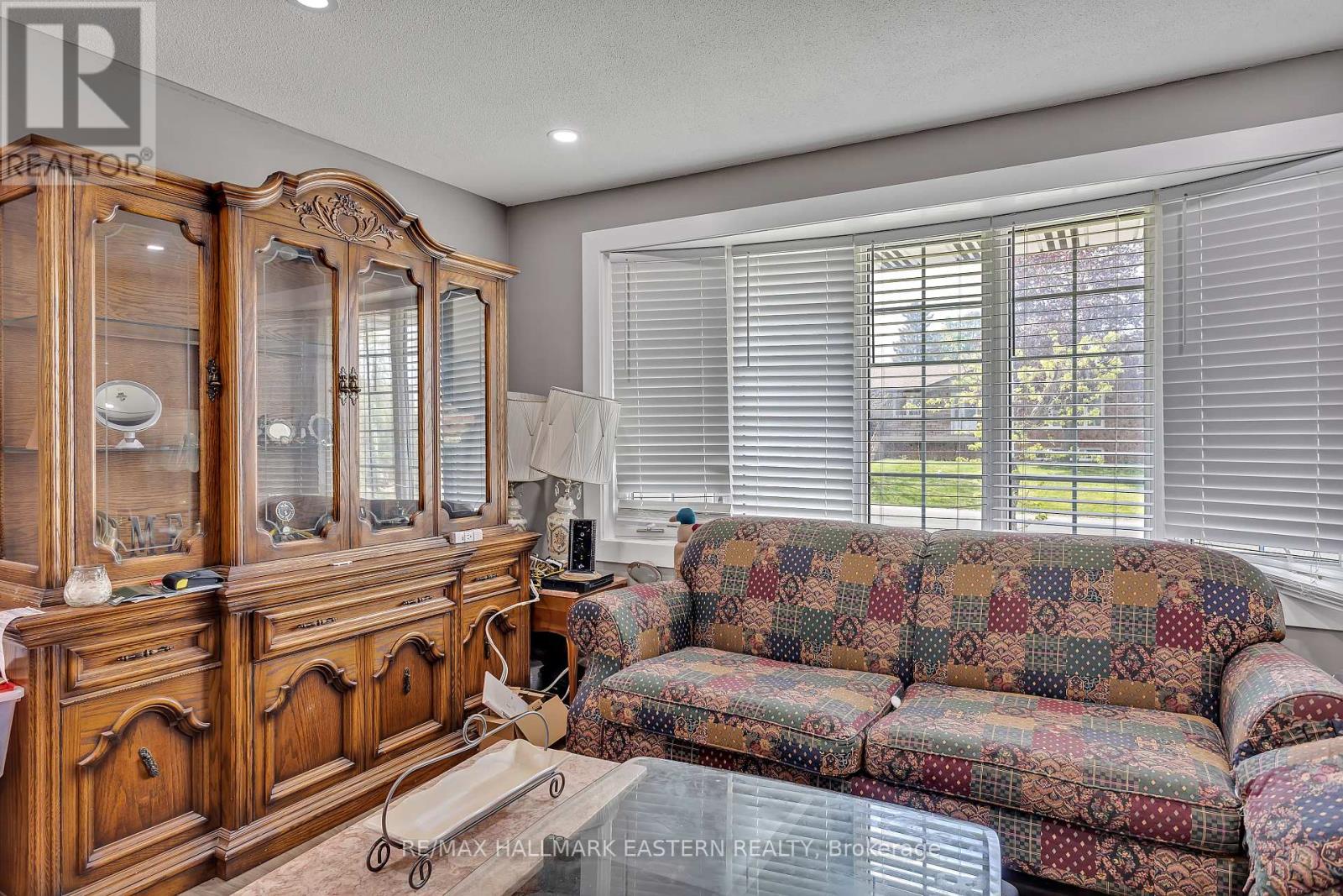 Photo 11 of 357 Martin Road, Peterborough North ON