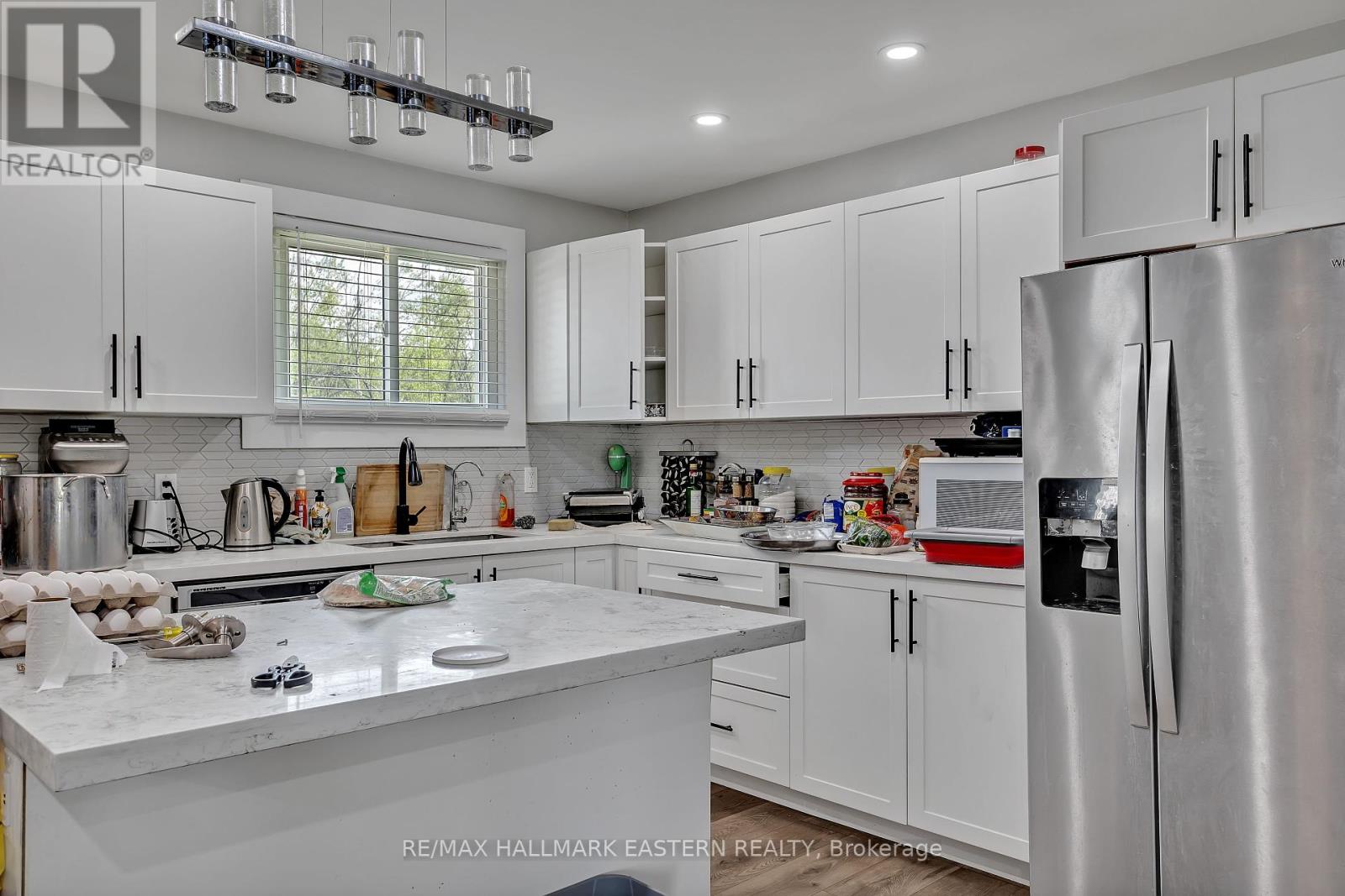 Photo 8 of 357 Martin Road, Peterborough North ON