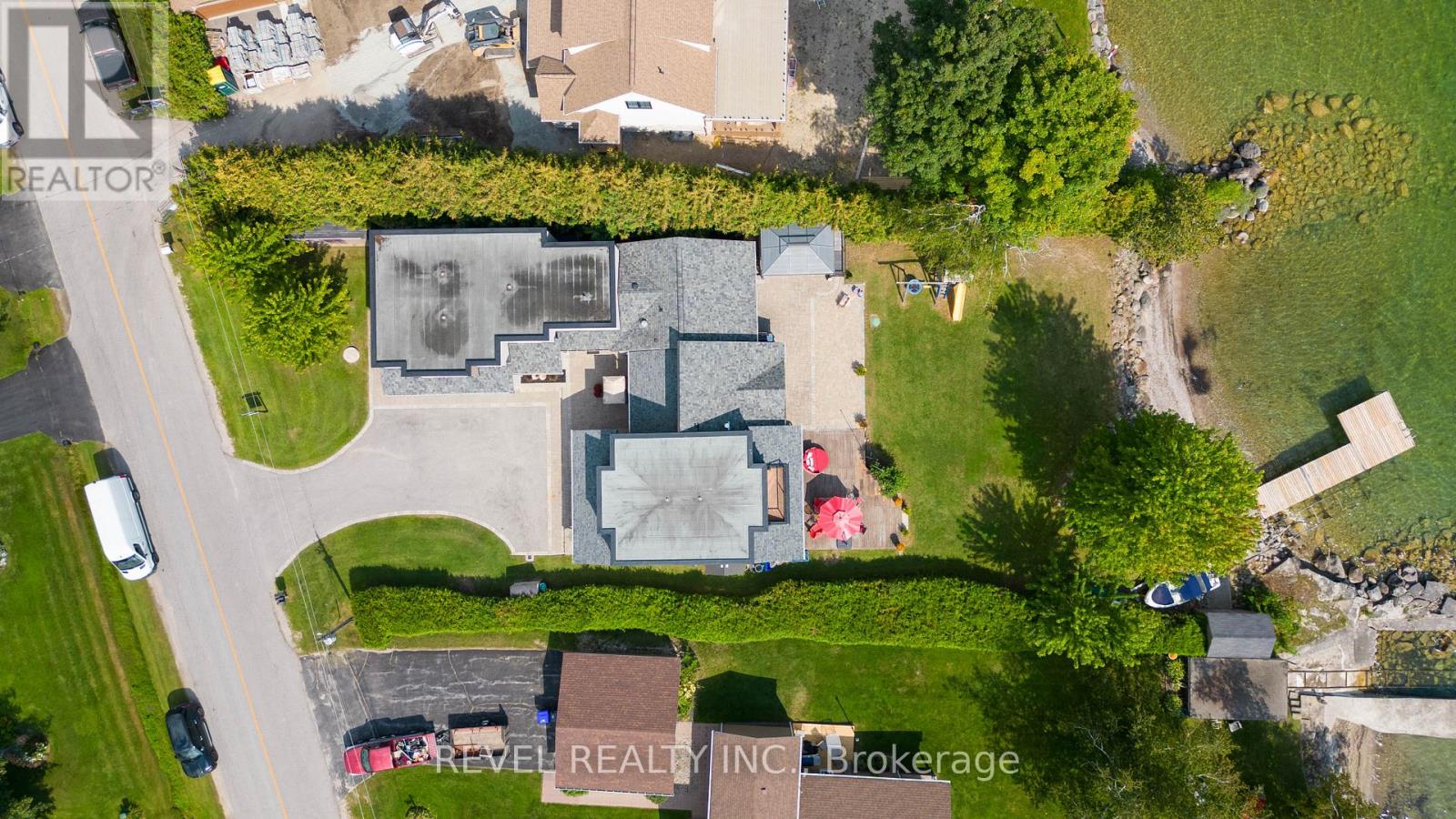 Photo 40 of 183 Lakeshore Road W, Oromedonte ON