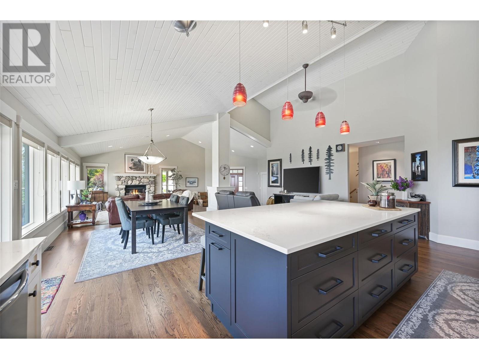 9520 JUNIPER HEIGHTS Road, Invermere