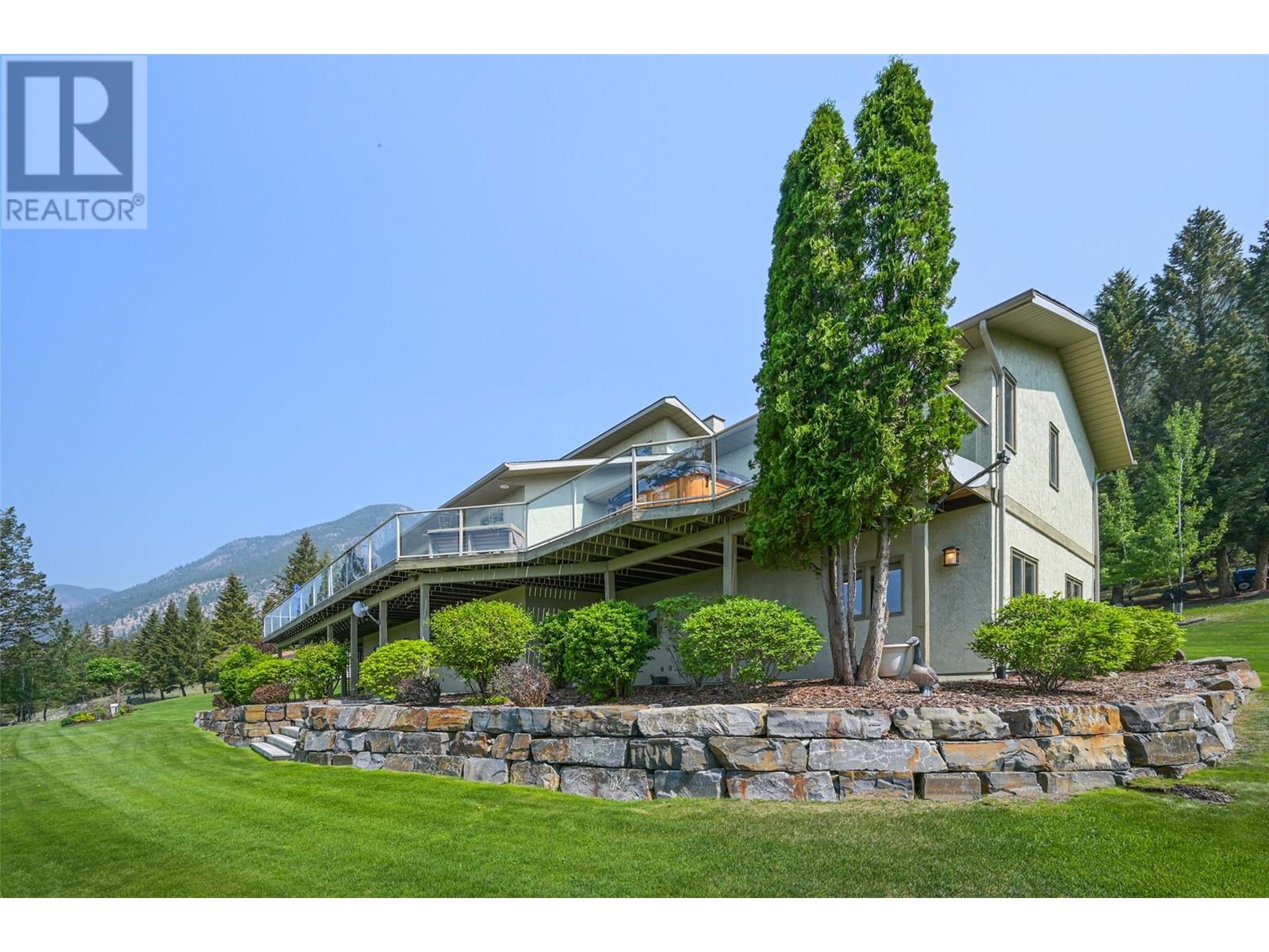 9520 JUNIPER HEIGHTS Road, Invermere