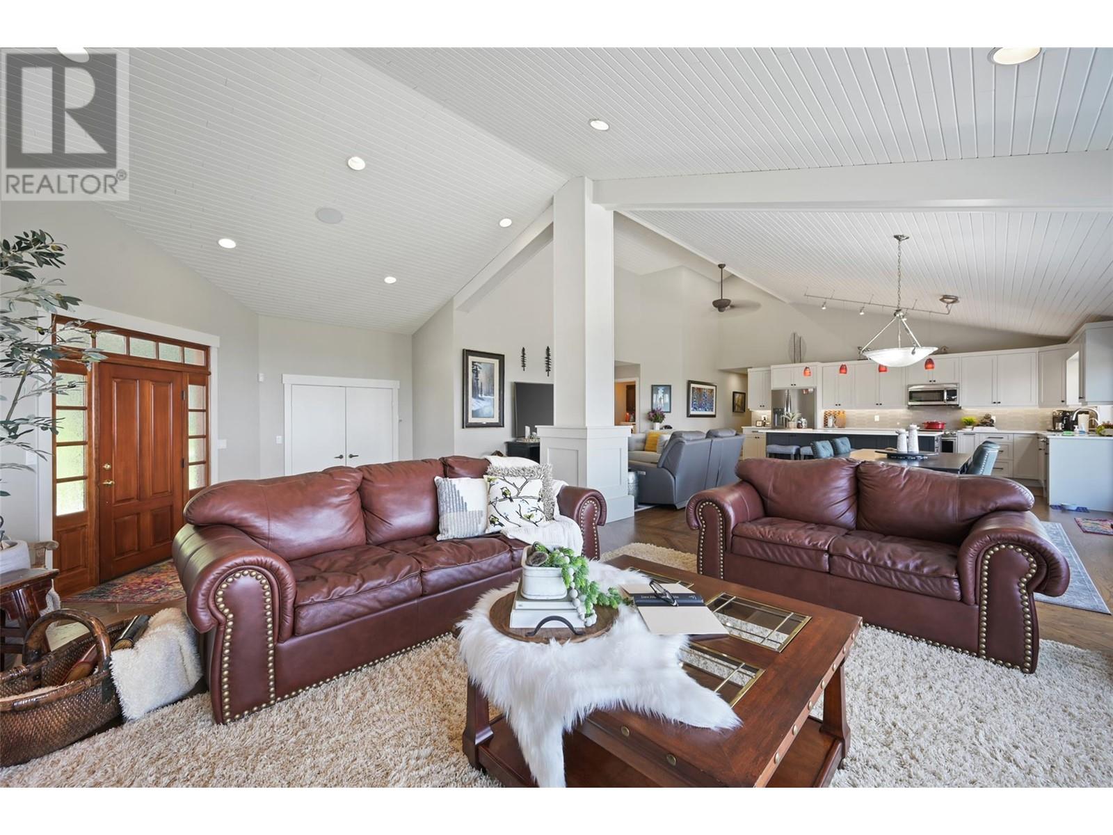 9520 JUNIPER HEIGHTS Road, Invermere