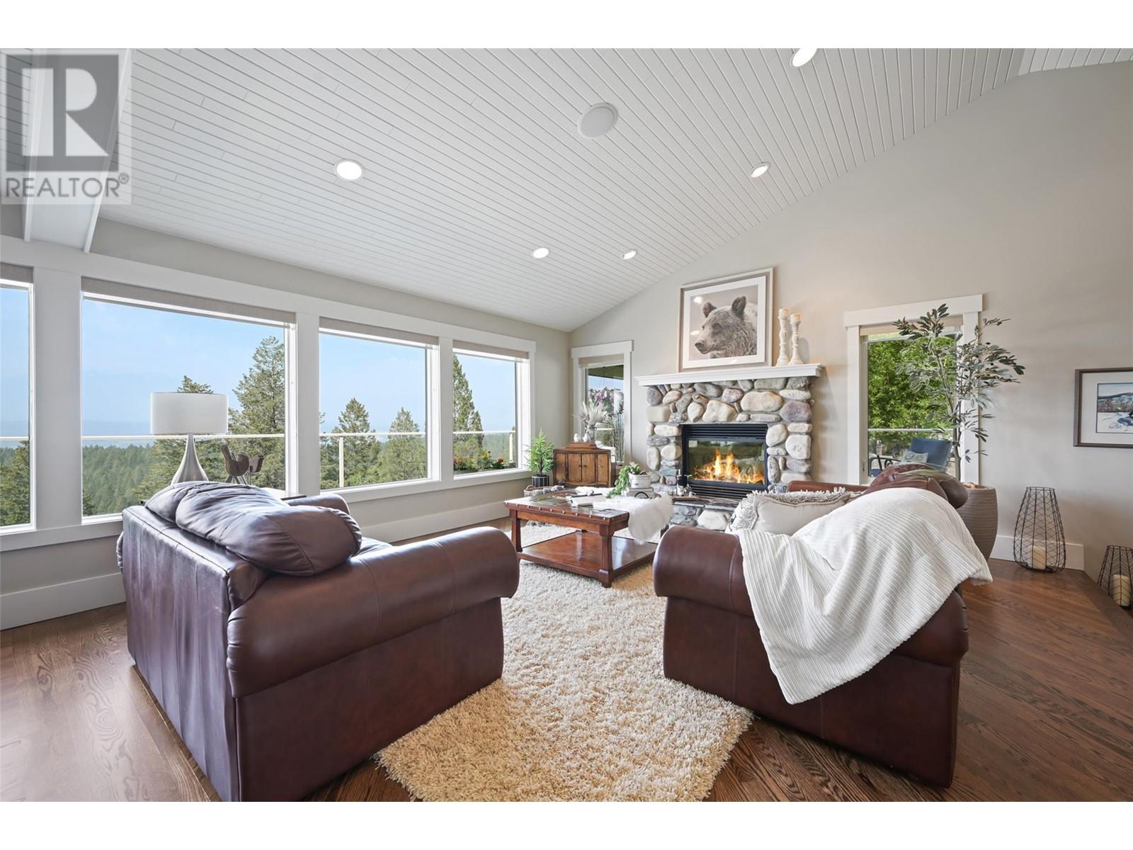 9520 JUNIPER HEIGHTS Road, Invermere