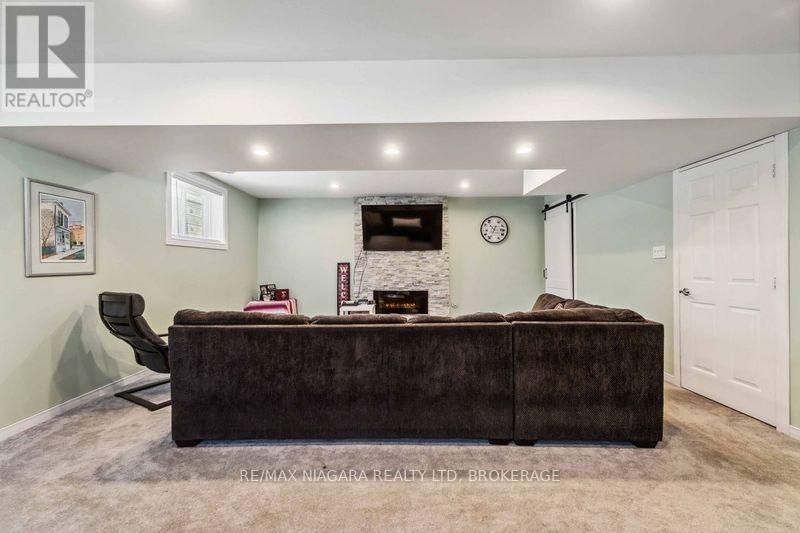 Photo 30 of 246 Martin Street, Welland ON